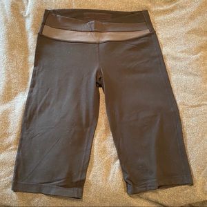 Lululemon Cross Waist Crop, size 10